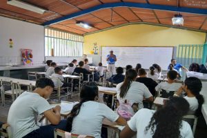 Estudiantes del Liceo Antonio Álamo impulsan su futuro con formación en robótica en Iribarren