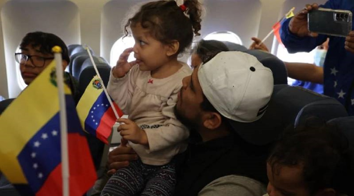 Llegan a Venezuela 242 connacionales desde México a través del Plan Vuelta a la Patria